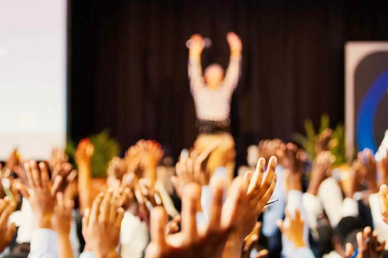 Eventi culturali a Capranica nel 2025: cosa non perdere secondo gli organizzatori SC - Concerto o spettacolo in piazza a Capranica