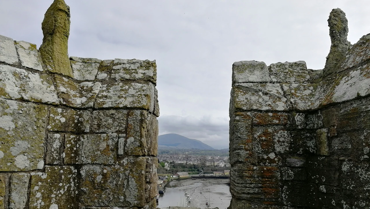 Storia e curiosità sulle antiche mura di Capranica raccontate da un archeologo Storia e curiosità sulle antiche mura di Capranica raccontate da un archeologo